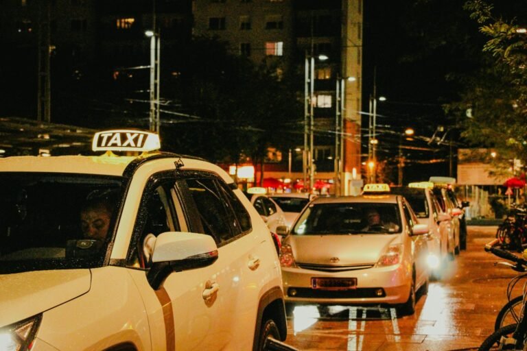 What To Know Before You Book A One-Way Drop Taxi For Long-Distance Travel